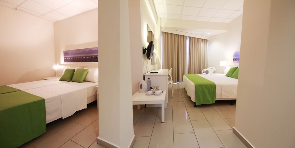 Quadruple Room, View photo 2