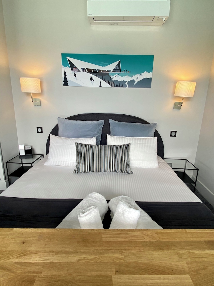 Superior Double Room, Hot Tub, Lake View (Chambotte et Mont Granier) photo 3