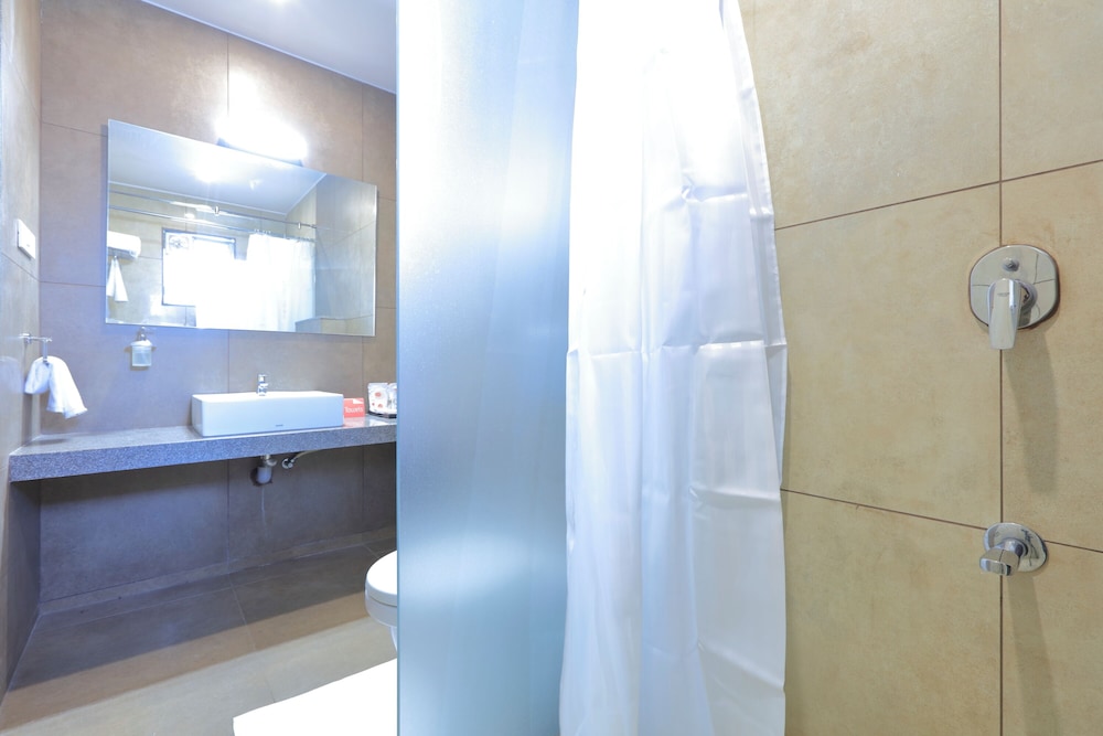 Superior King Room - Photo 7