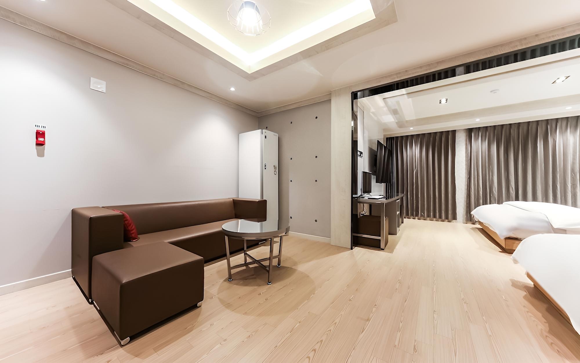 Room (Twin Suite) - Photo 1