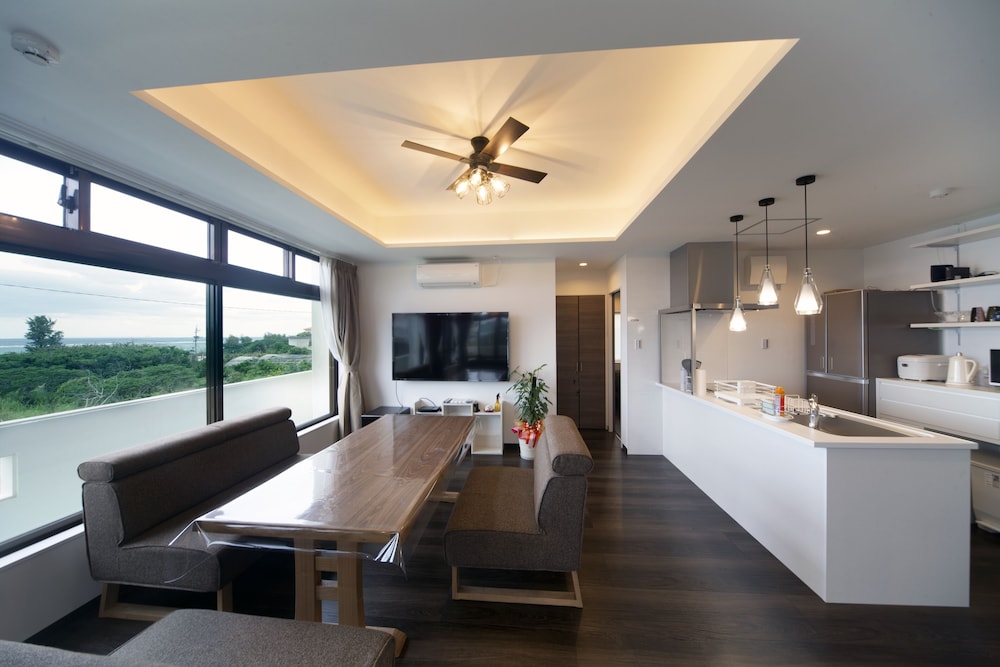 Basic House photo 1