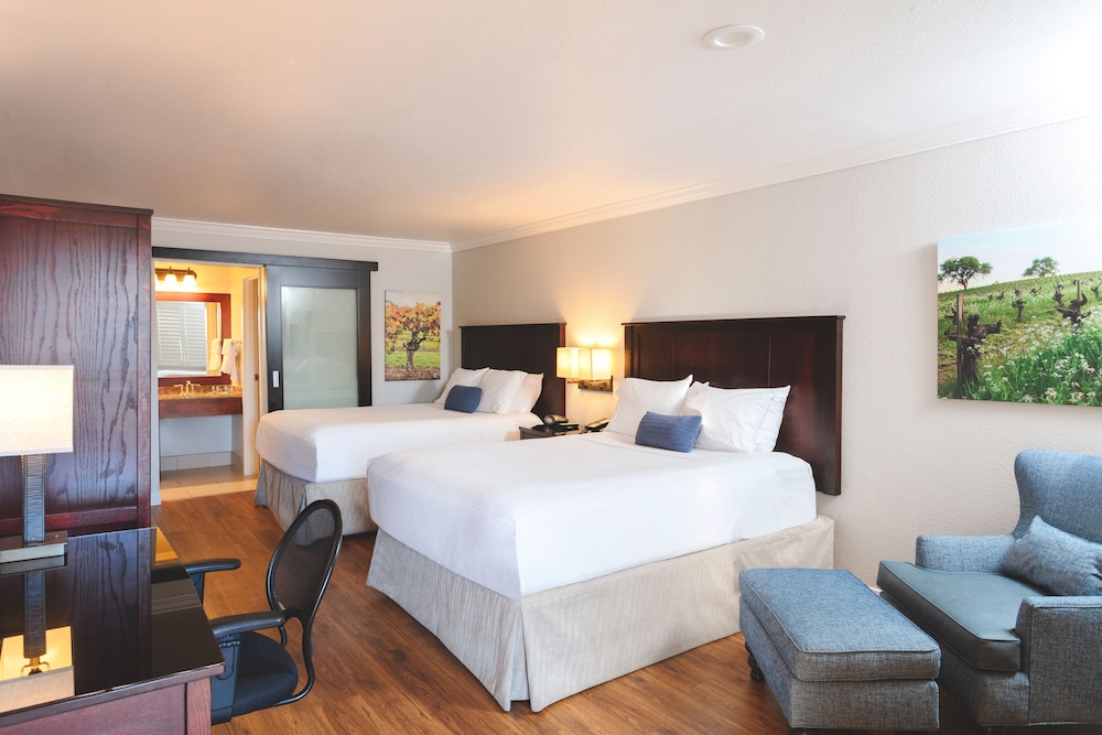Standard Room, 2 Queen Beds, Accessible, Non Smoking - Photo 1