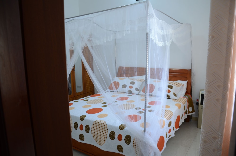 Royal Apartment, 2 Bedrooms, Ensuite photo 3