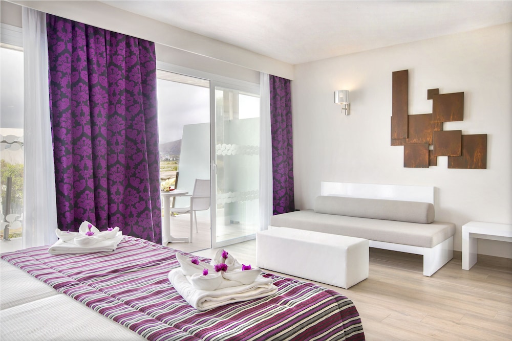 Junior Suite, Terrace (3 Adults) photo 3