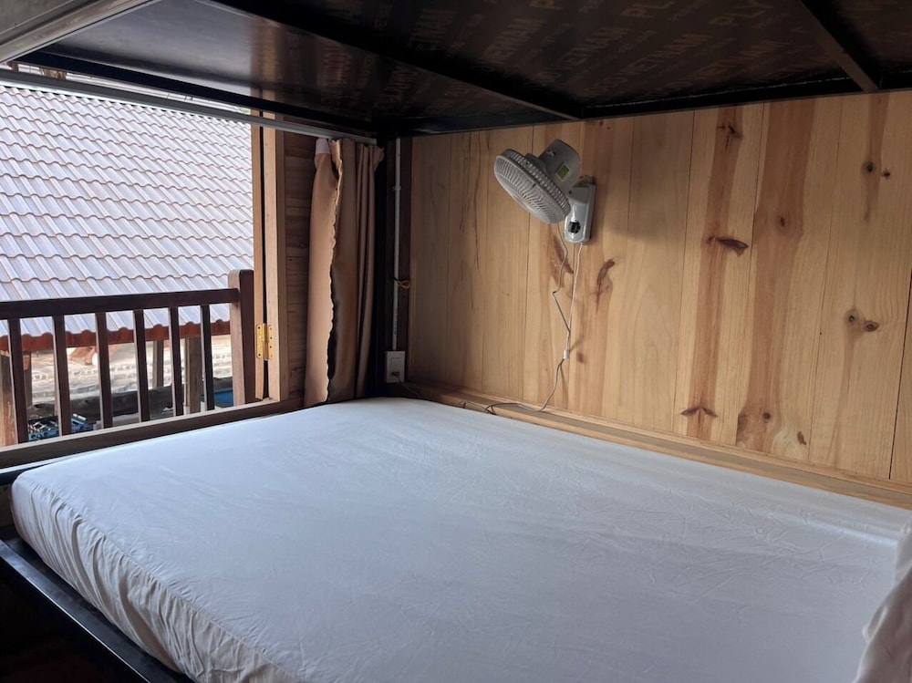 Basic Shared Dormitory, City View photo 3