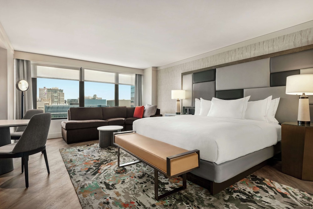 Premier Studio, 1 King Bed, Accessible - Photo 1