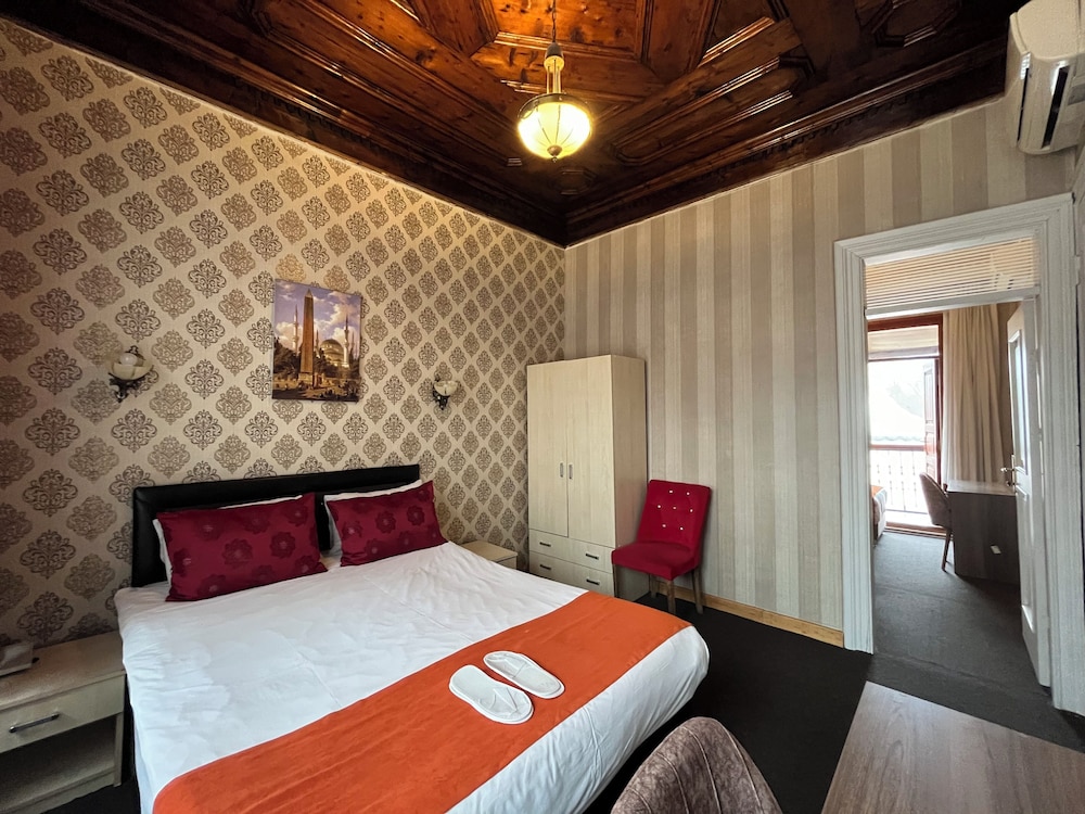 Family Double or Twin Room photo 3