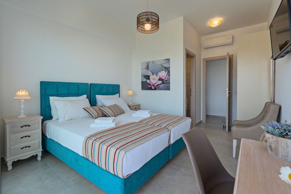 Apartment, 2 Bedrooms (Excl 2) photo 1