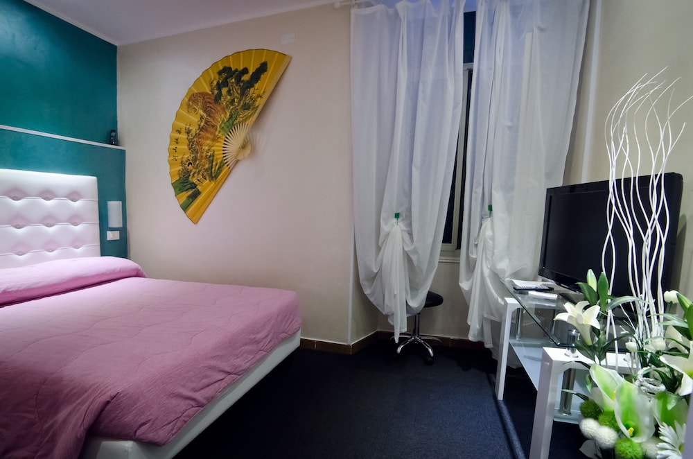 Standard Double Room - Photo 7