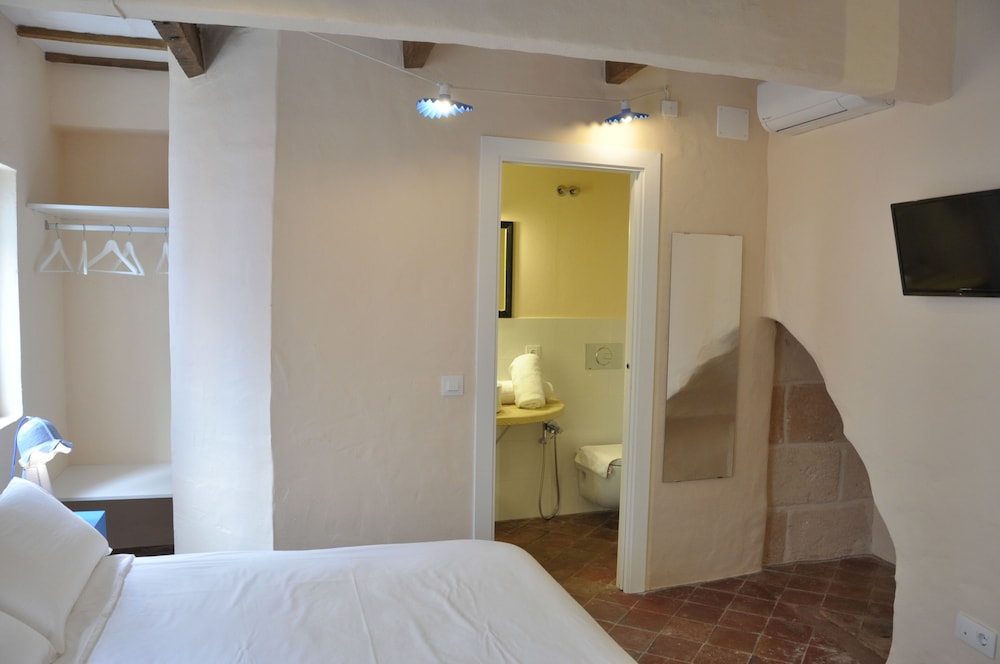 Basic Double Room photo 3