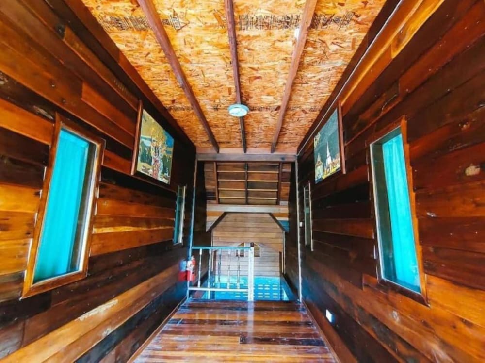 Quadruple Room with Private Bathroom photo 2