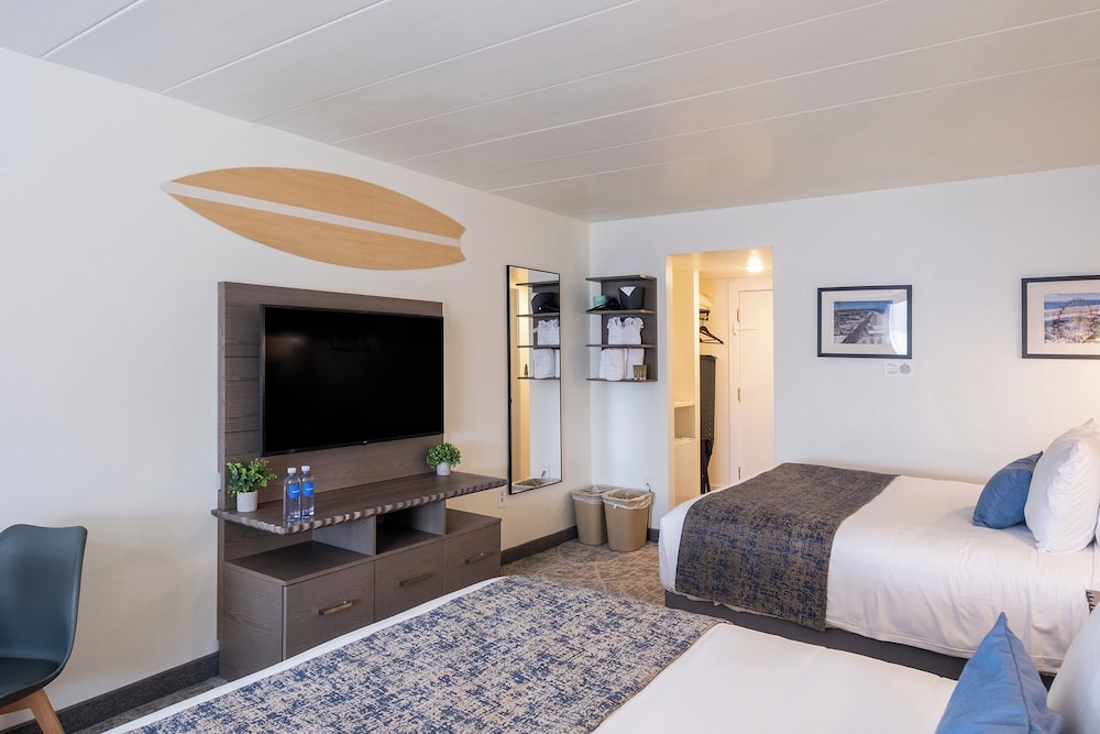 Premium Double Room, 2 Queen Beds, Balcony photo 2