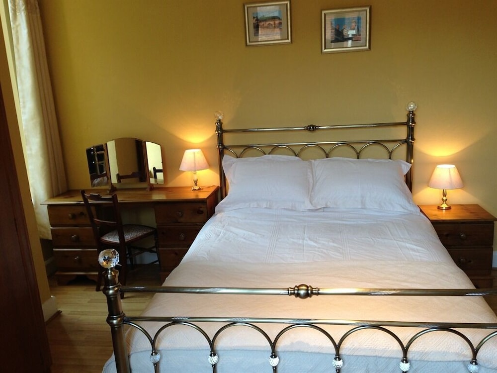 Studio, Private Bathroom, Garden View (GroundFloor-Self catering) photo 1