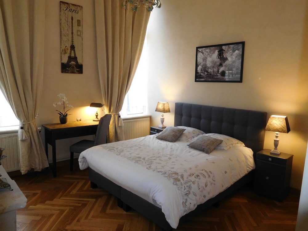 Comfort Double Room, Private Bathroom, Garden Area (Gustave Eiffel) photo 1