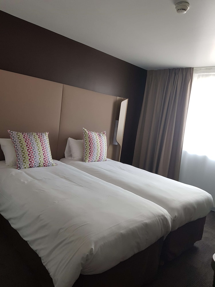 Standard Room, 2 Twin Beds - Photo 1