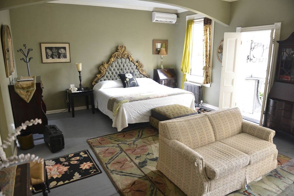 Room, 1 Queen Bed, Private Bathroom