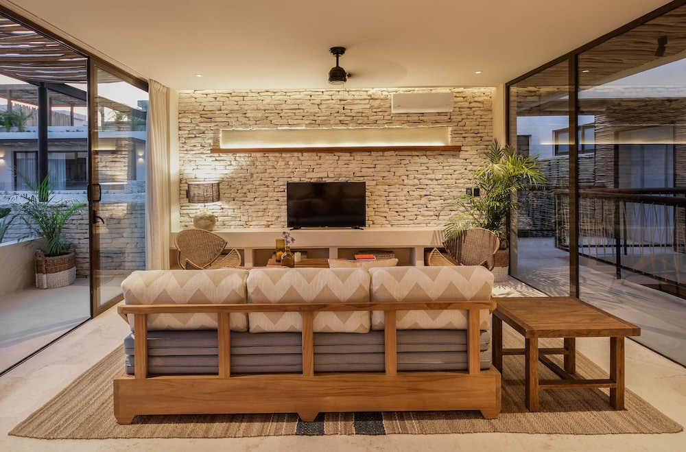 Premium Apartment, 2 Bedrooms, Private Pool, Garden View - Photo 10