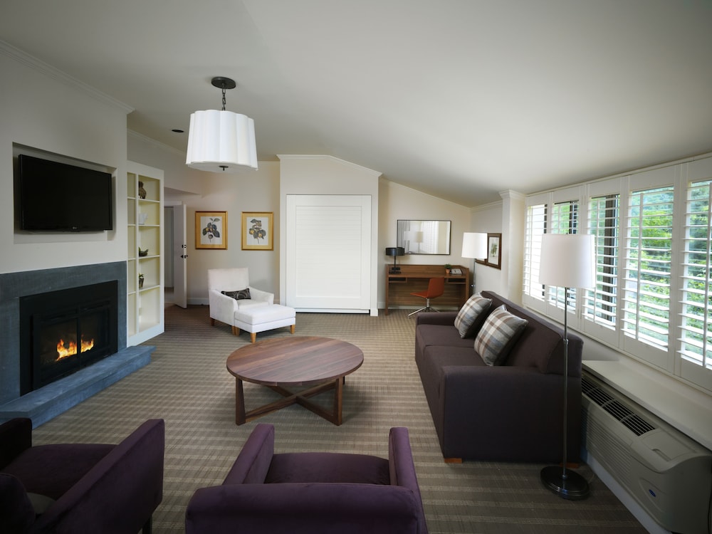 Moss Glen Suite