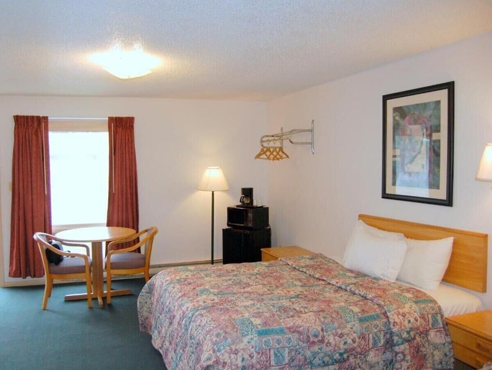 Room, 1 King Bed, Non Smoking photo 1