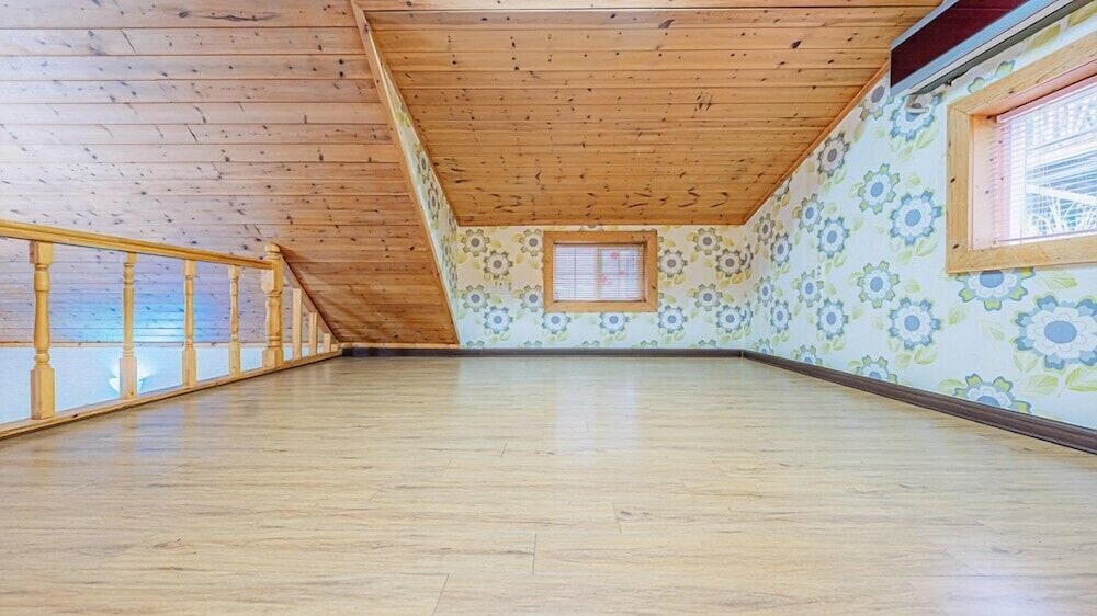 Room (Heidi C) - Photo 7