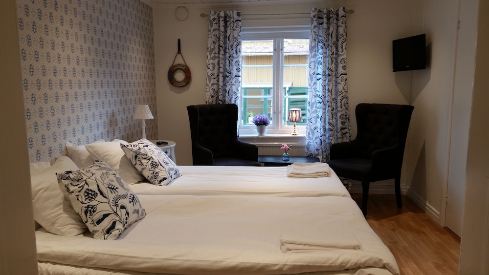 Superior Double or Twin Room, Private Bathroom photo 1