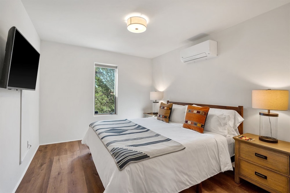 House (La Marta - Spacious and Contemporary,)