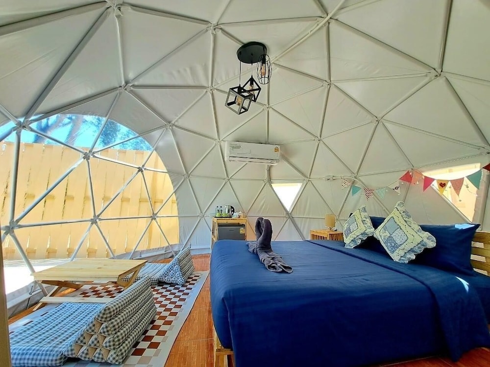 Basic Tent photo 2