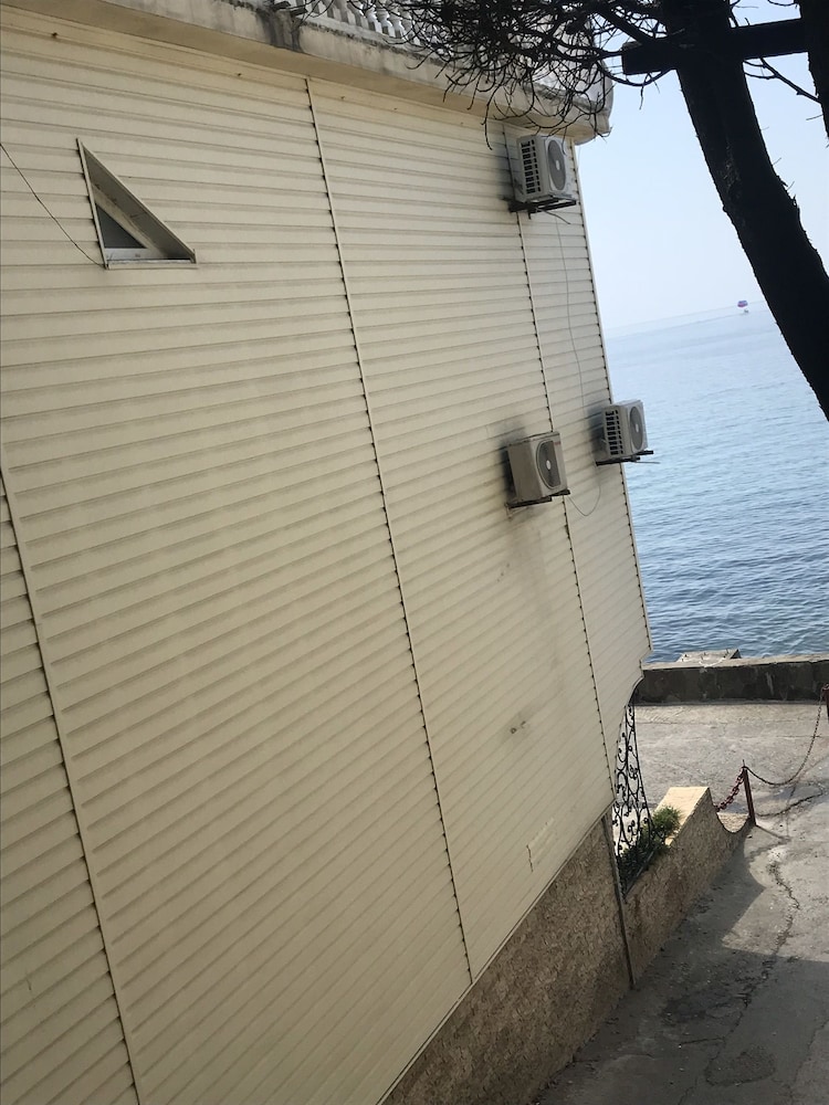 Comfort Room, 1 Queen Bed, Sea View photo 3