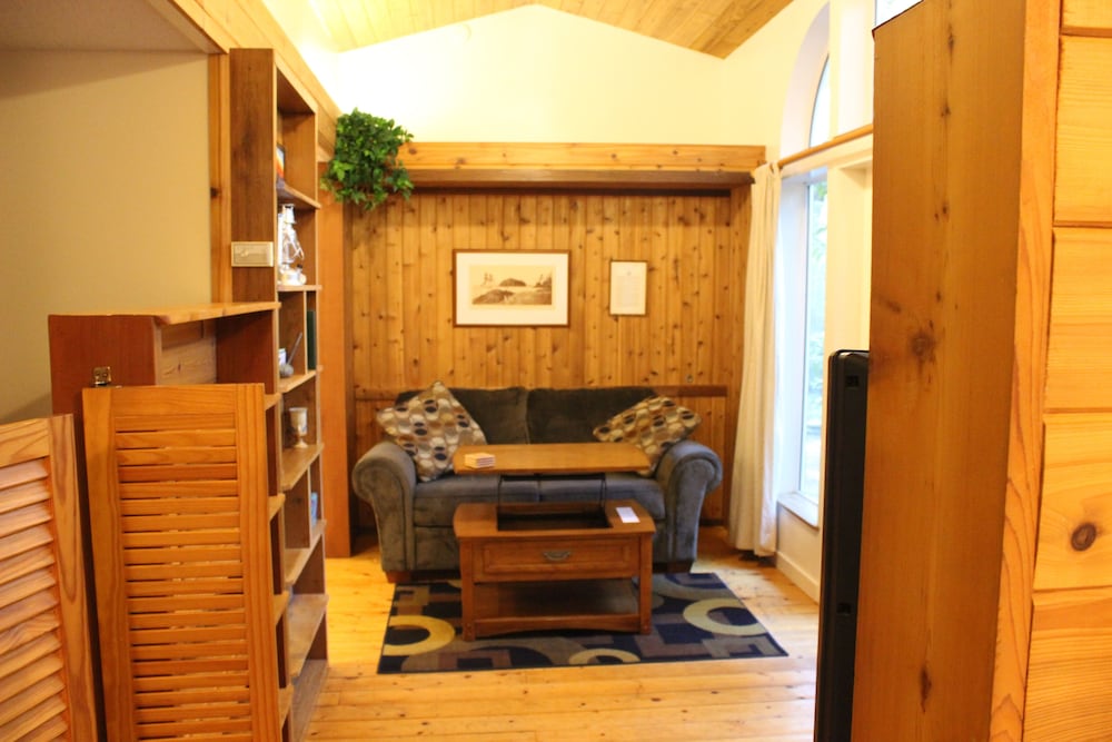 Studio, 1 Queen Bed, Kitchenette photo 1