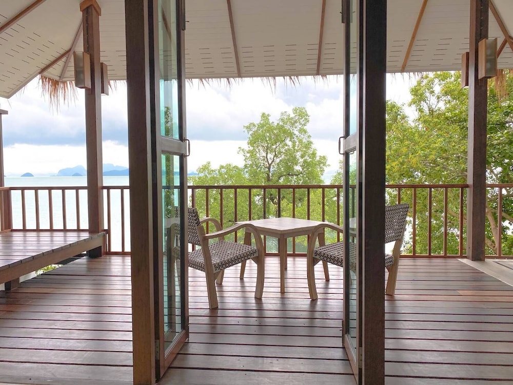 Villa by The Sea - Photo 5