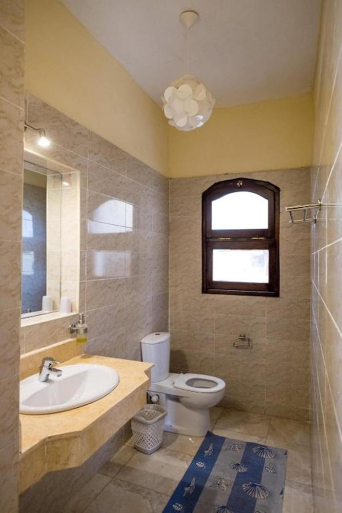 Apartment, 2 Bedrooms, Pool View photo 3