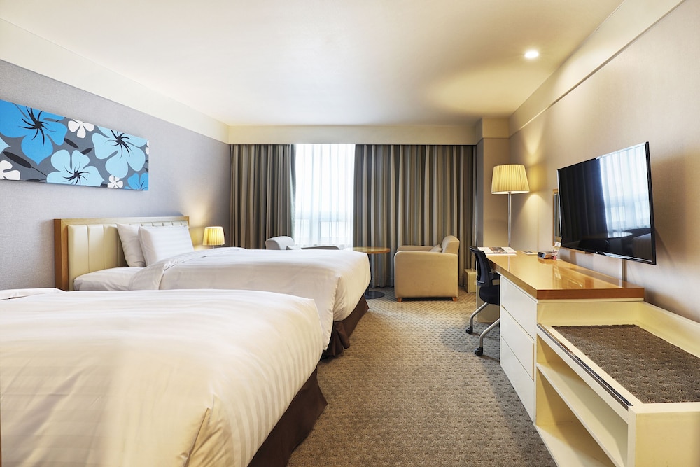 Standard Room, Multiple Beds, Non Smoking photo 1