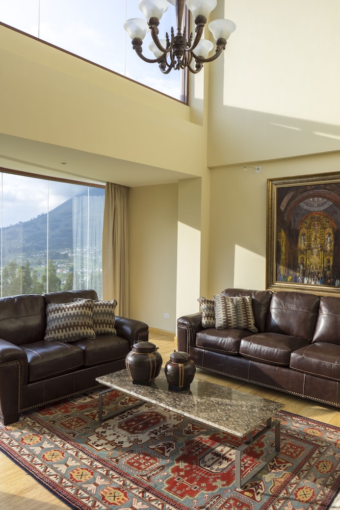 Superior King Suite photo 2