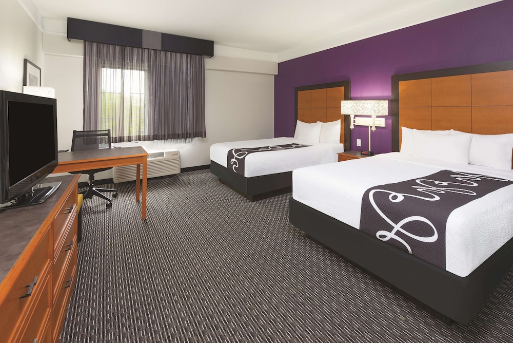 Room, 2 Double Beds, Accessible, Smoking (Tub with Grab Bars) - Photo 2