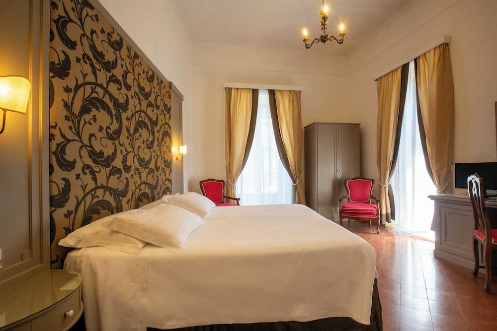 Superior Premium Room with Side Sea View - Photo 1