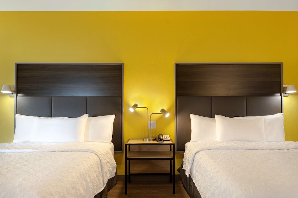 Room, 2 Queen Beds, Accessible, Bathtub (Mobility & Hearing) - Photo 6
