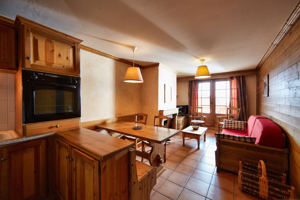 Authentic Appartment, 2 bedrooms photo 3