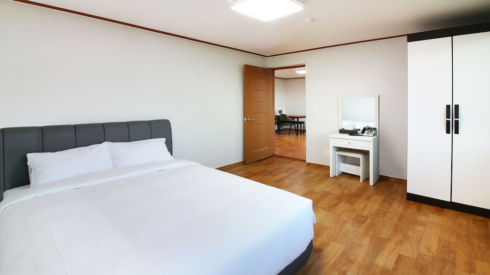 Ocean View Suite - Photo 1