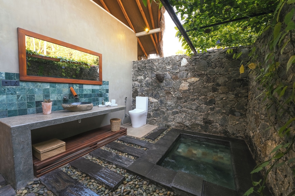 Deluxe Double Room, Pool View photo 3