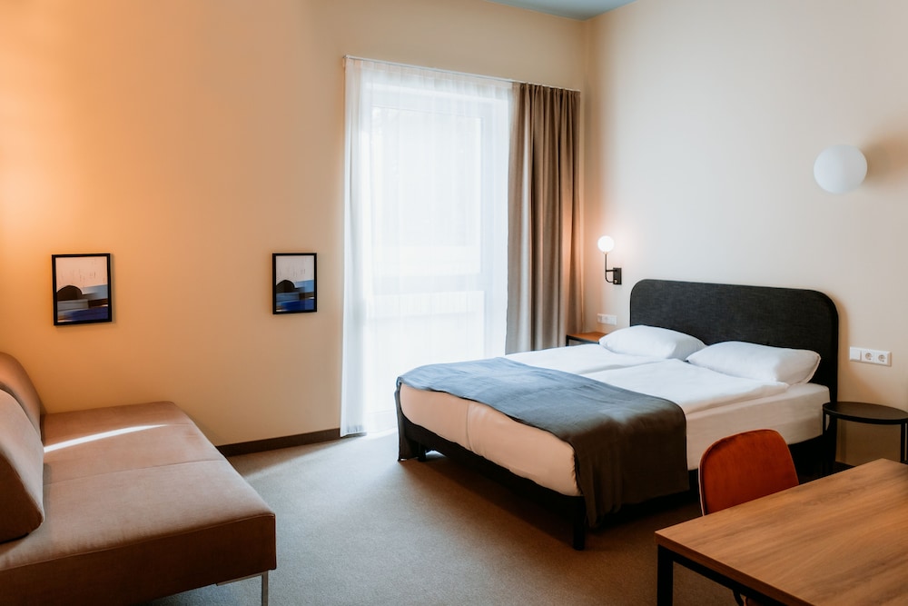 Family Triple Room, 1 Queen Bed - Photo 1