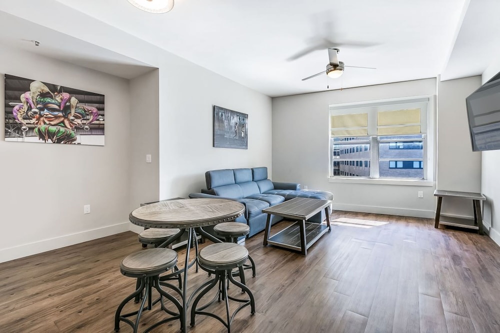 Luxury Condo, 1 Bedroom