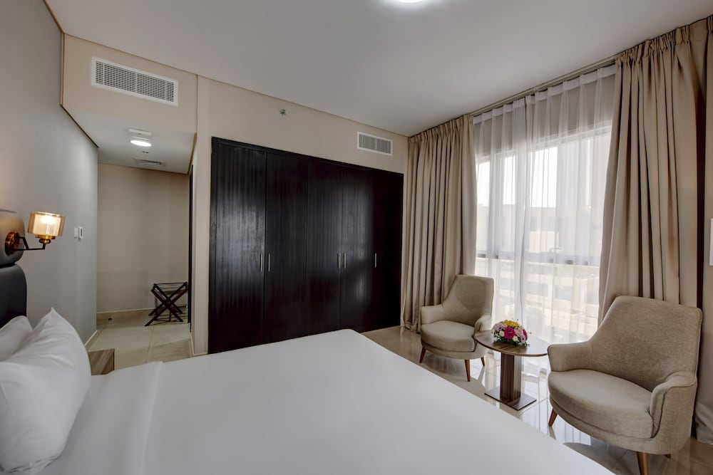 Deluxe Two Bed Room Apartment With Balcony