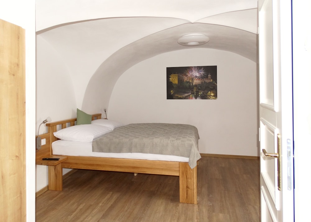 Comfort Double Room, 1 Queen Bed with Sofa bed, Ensuite, City View