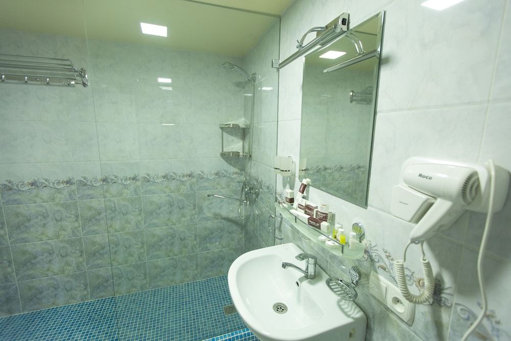 Deluxe Double Room - Photo 8
