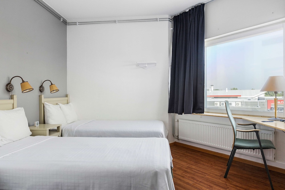 Standard Room, 2 Twin Beds, Non Smoking (Bunk beds) - Photo 3