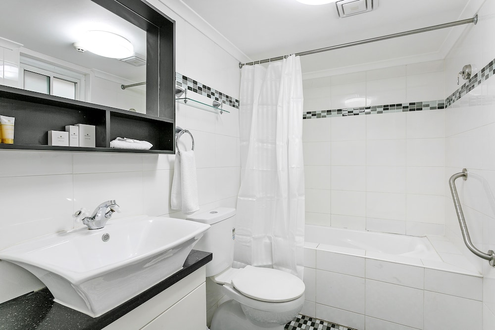Comfort Inn & Suites Burwood — photo 97