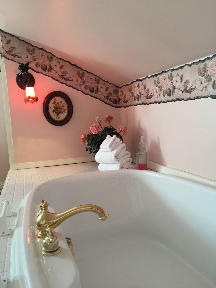 Room, 1 Queen Bed (Lizbet) photo 2