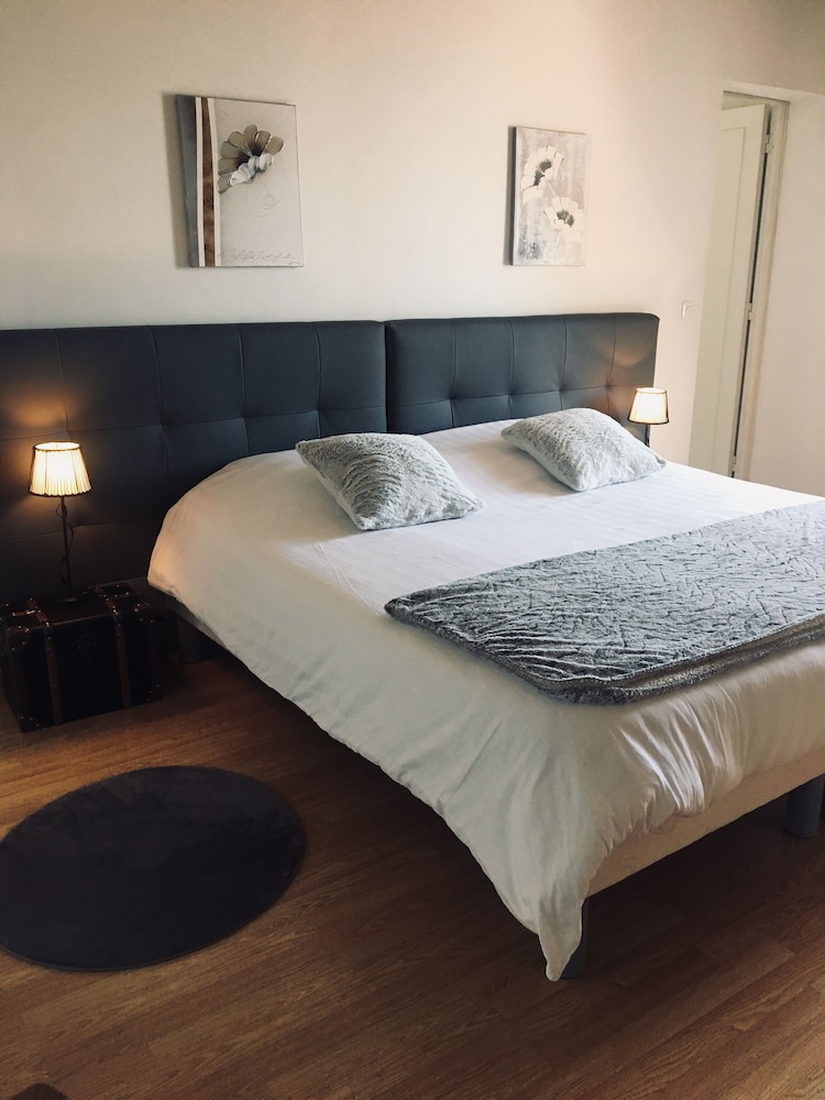Comfort Double Room, Non Smoking, Private Bathroom photo 3