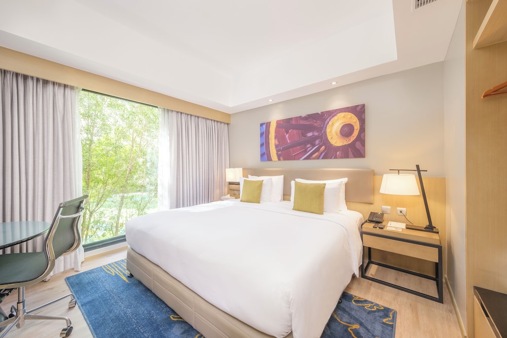 Two-Bedroom Family Suite with 1 King Bed and 1 Bunk Bed photo 3