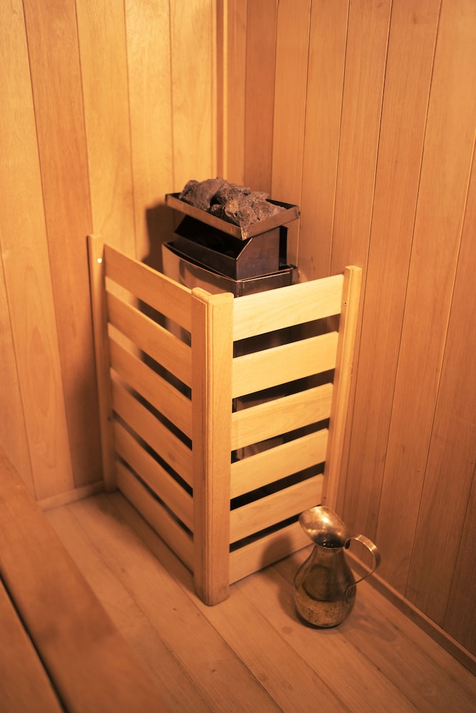 Frida Khalo (Sauna) photo 3
